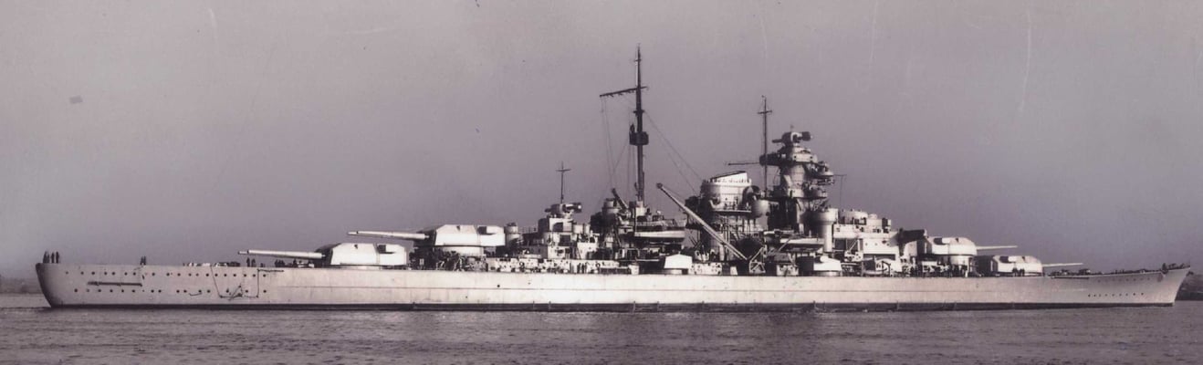 Schlachtschiff BISMARCK, gebaut bei Blohm &Voß in Hamburg und das in Wilhelmshaven gebaute Schwesternschiff TIRPITZ waren die beiden größten, jemals auf deutschen Werften gebauten Kriegsschiffe (Foto B+V)